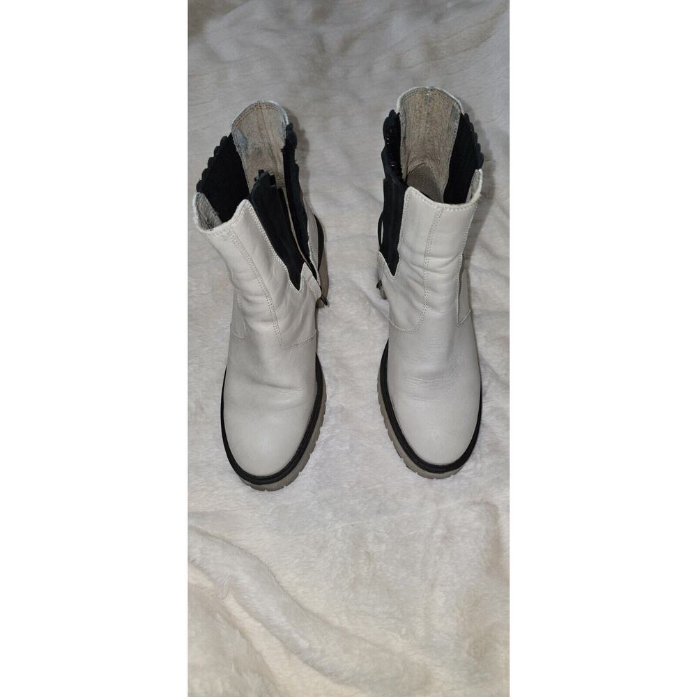 Free People James Chelsea Ankle Boot Sz 8.5/39 White Leather Side Zip Womens